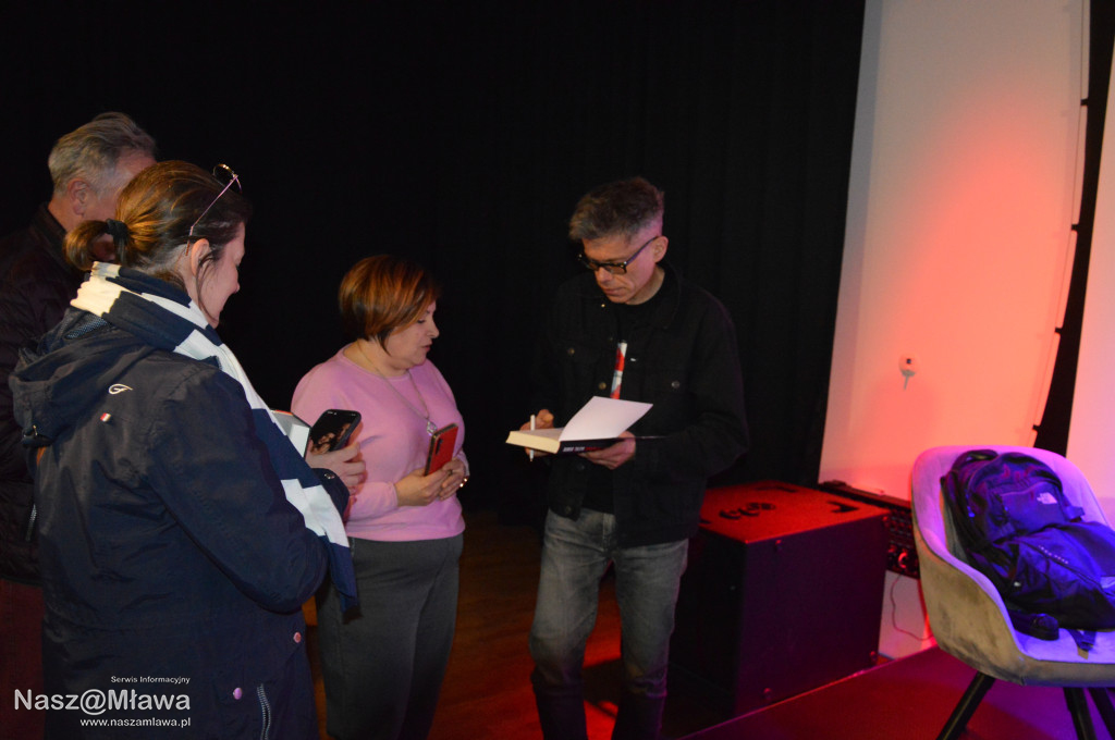 „Mogłem milczeć” – szczera rozmowa z Jackiem Duboisem i Igorem Tuleyą w Mławie