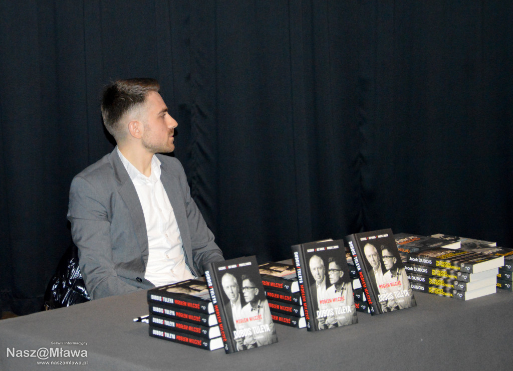 „Mogłem milczeć” – szczera rozmowa z Jackiem Duboisem i Igorem Tuleyą w Mławie