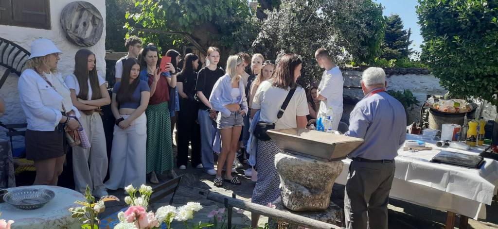 Uczniowie z Mławy podbijają Grecję. Sukces projektu Erasmus+ w ZS nr 2