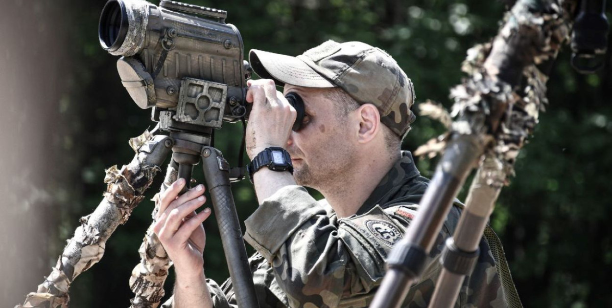 Jak 5 MBOT szkoli strzelców wyborowych i operatorów dronów