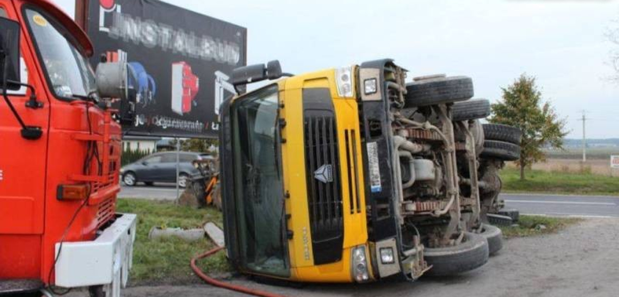 Betoniarka nie wyrobiła się na zakręcie