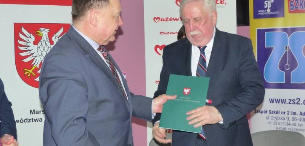 Marszałek podzielił kasę. Po milionie dla mławskich zespołów szkół