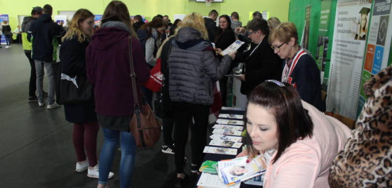 Kusili młodzież z Mławy swoimi ofertami