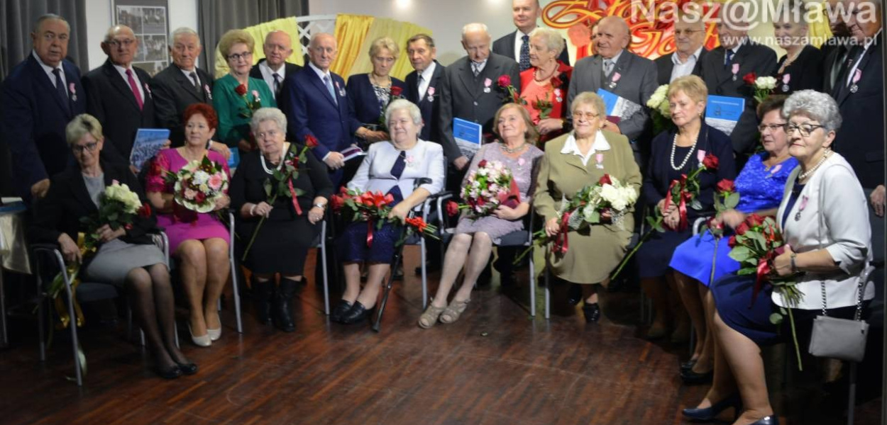 Medale od prezydenta dla 13 małżeństw z Mławy - FOTORELACJA