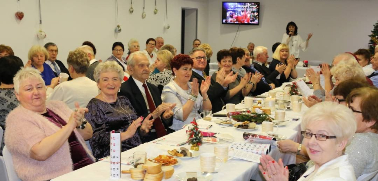 Spotkanie przy świątecznym stole