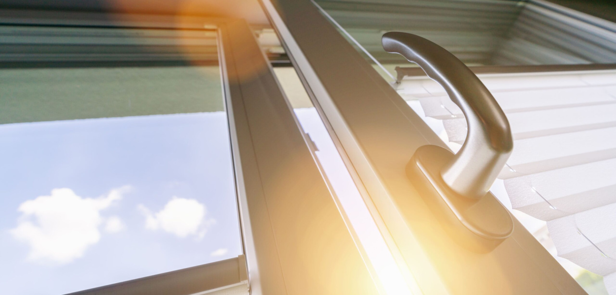 Montaż parapetów zewnętrznych: na co zwrócić uwagę? [SPONSOROWANE]