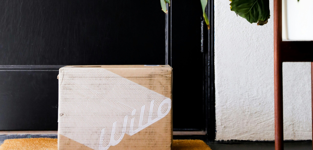 Przesyłki dłużycowe - co warto wiedzieć przed wysyłką? [SPONSOROWANY]