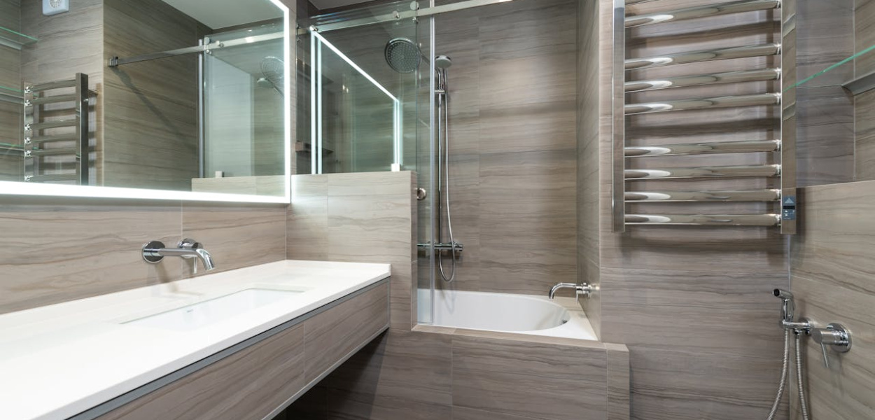  Umywalka nablatowa - czy pasuje do każdej łazienki? [Artykuł…