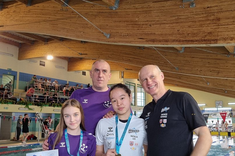 Z Hajnówki do Mławy. Wielkie emocje na basenie