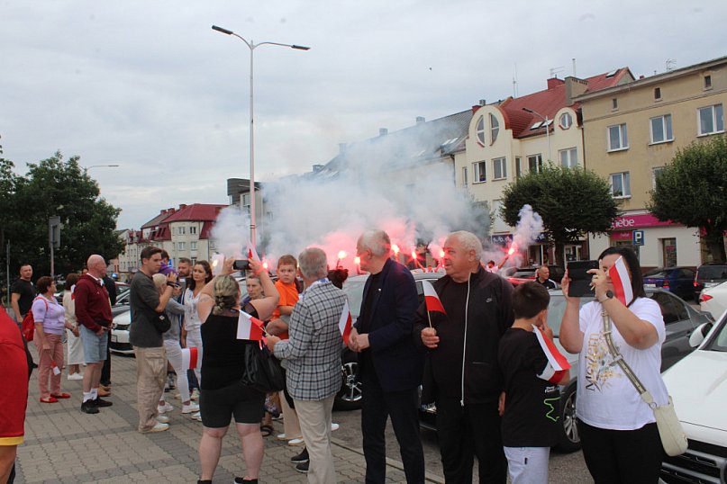 Mława zaśpiewała Powstańcom. Uroczystość uświetnili rekonstruktorzy