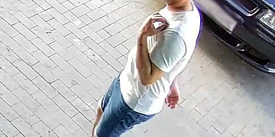 FILM. Widać jak niszczy domofon-158422