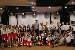 Cyrk i potańcówka, czyli atrakcje dla każdego-213519