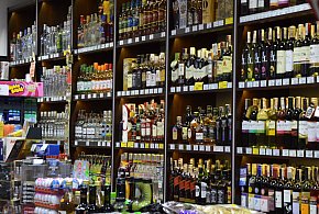 To codzienność wielu Polaków. Nowe dane o alkoholu niepokoją-214680