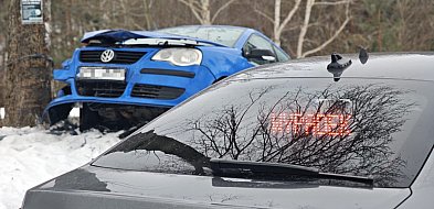 Uderzenie w drzewo na oczach grupy SPEED