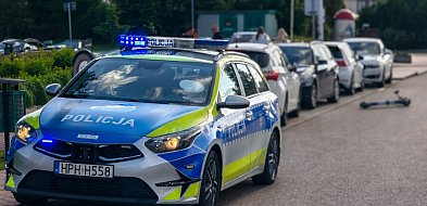 14-latek na hulajnodze uderzył w tył samochodu