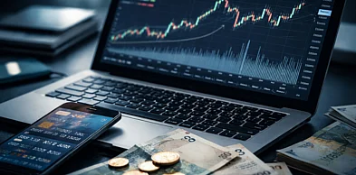 Obiecywali szybki zarobek. Mężczyzna stracił 200 tys. zł