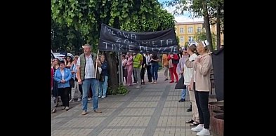Przemarsz i referendum. „Zwolnią” radę i starostę w obronie szpitala?