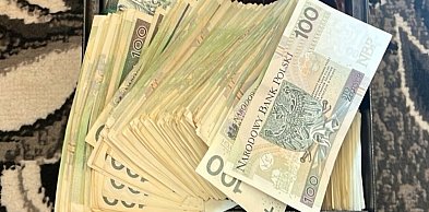 Nalot w Mławie: Nielegalny towar i 100 tys. zł w gotówce