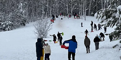 Zabawa na łysej górze, na ulicach odśnieżanie-214562