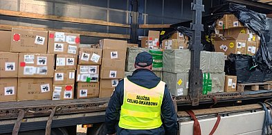 Gigantyczna kontrabanda na Mazowszu. Zatrzymano transport wart miliony