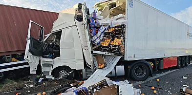 Z OSTATNIEJ CHWILI. Groźny wypadek ciężarówek na S7. Trasa zablokowana