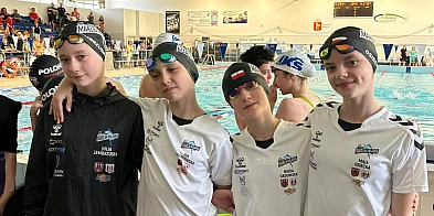 Wielkie pływanie w Warszawie. Julia najlepszą zawodniczką