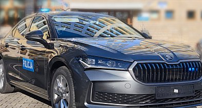 Mława. Na drogi wyjechała nieoznakowana Skoda Superb-213805