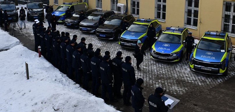 9 nowych radiowozów w Ciechanowie