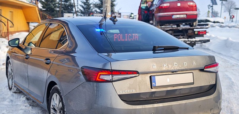 Interwencja zakończyła się przymusowym postojem, samochód odholowano