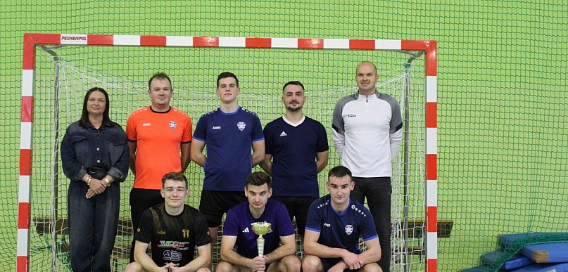 Kosmos znowu najwyżej. Czarnego konia nie brakowało