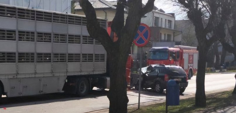 Z OSTATNIEJ CHWILI. Wypadek na skrzyżowaniu w centrum Mławy