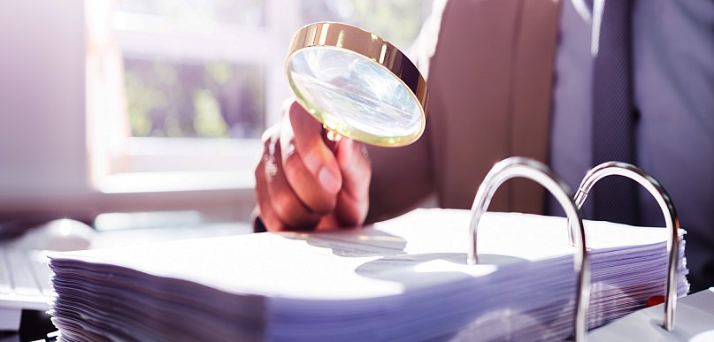 Fikcyjne faktury na 91 mln zł: Służba Celno-Skarbowa rozbiła grupę wyłudzającą VAT