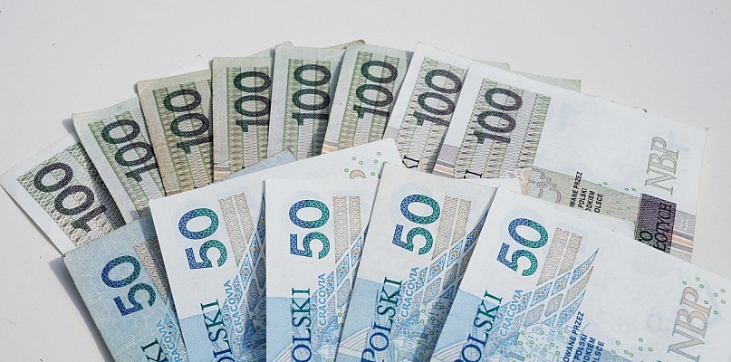 Rodzice muszą pamiętać o tej dacie. Chodzi o wypłaty 800 plus