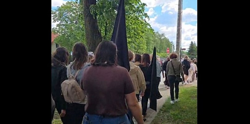 Z OSTATNIEJ CHWILI. Marsz w obronie szpitala. Dyrektor spodziewa się odwołania