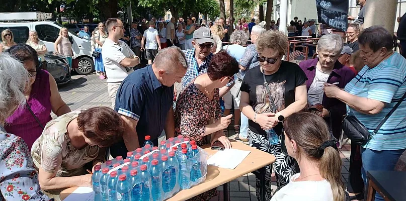 Spór wokół szpitala. Mieszkańcy zbierają podpisy pod referendum. Zarząd się broni