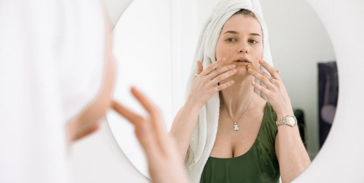 Nadmierna widoczność naczyń i zaczerwienienia po mikrourazach skóry