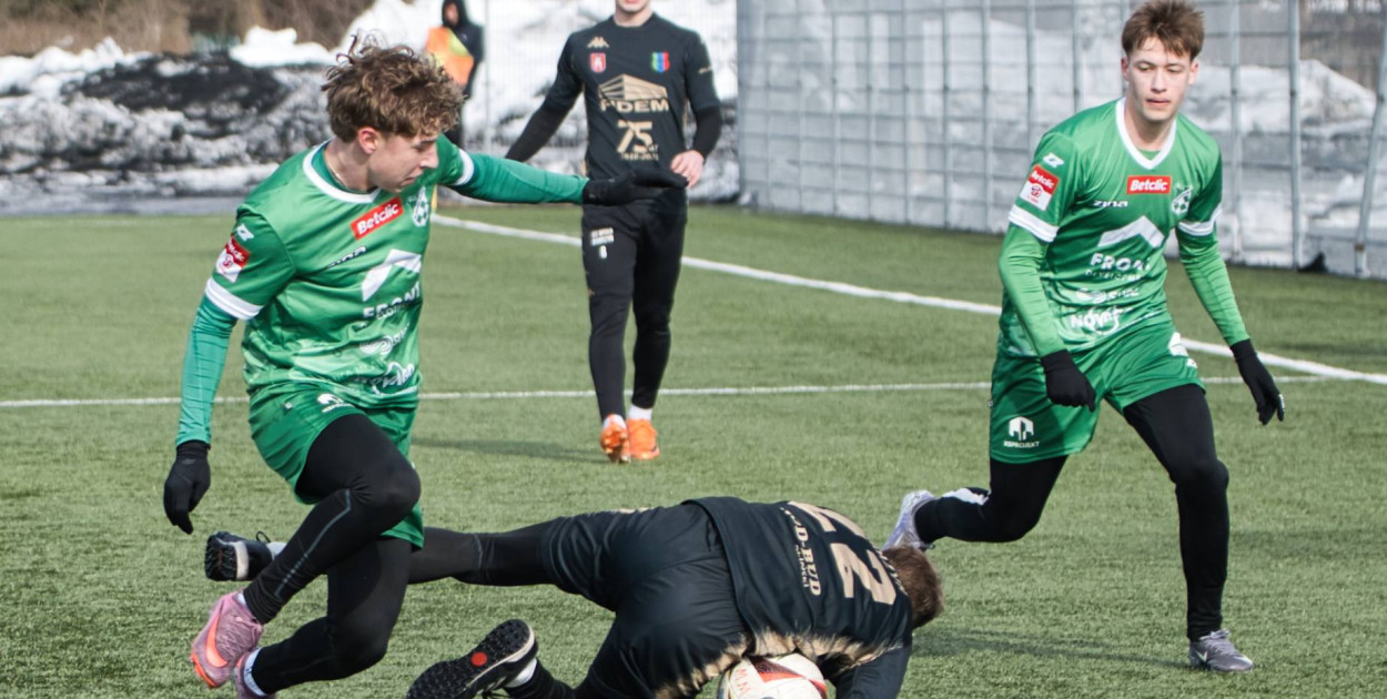 Sparingi na remis, Saganowski w Mławie. Inauguracja z Wartą