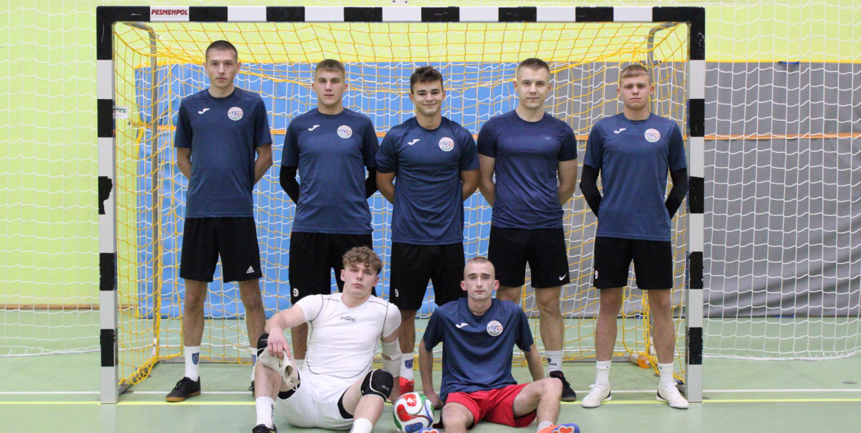 Warriors już świętują. Groźne Młode Wilki