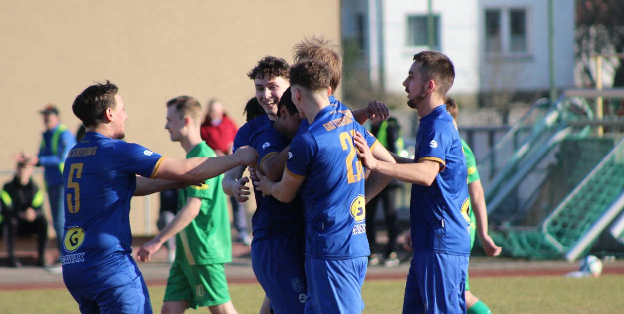 Konopianka powalczyła z liderem. GKS na piątkę