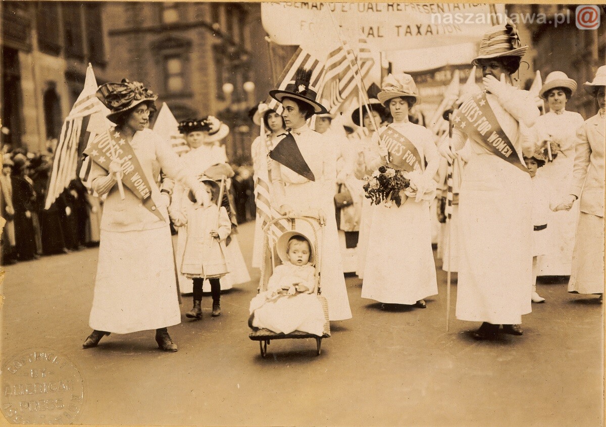 Youngest parader in New York City suffragist parade LCCN97500068 cropped