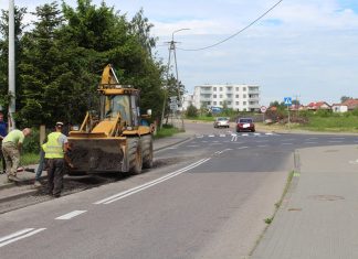 koparka na ulicy