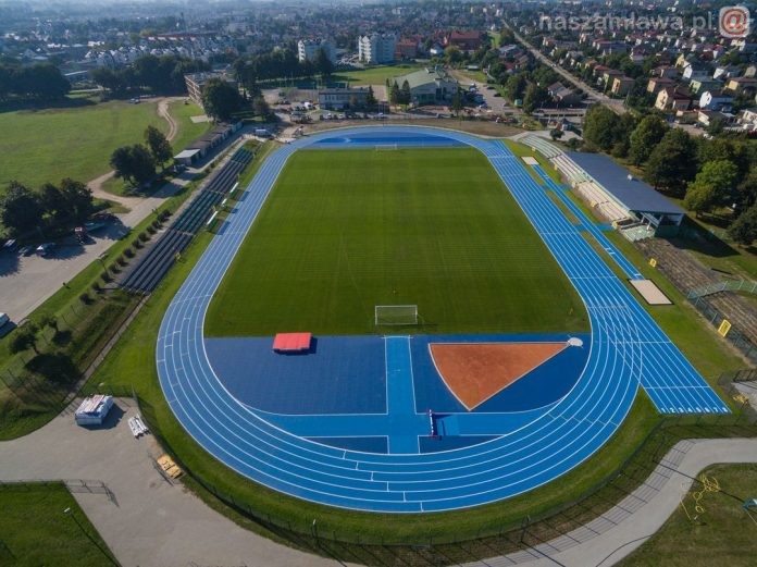 Nowa bieżnia lekkoatletyczna na stadionie w Mławie