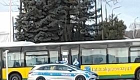 policja i autobus