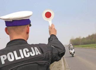 policjant z lizakiem