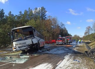 Śmiertelny wypadek na oblodzonej jezdni