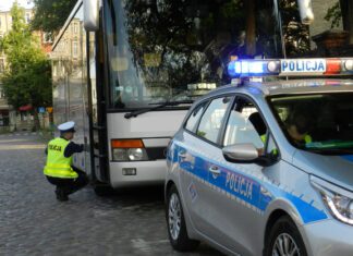 Wakacyjne kontrole autobusów